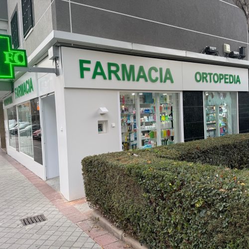 Escaparate de Farmacia y Ortopedia en Fuenlabrada